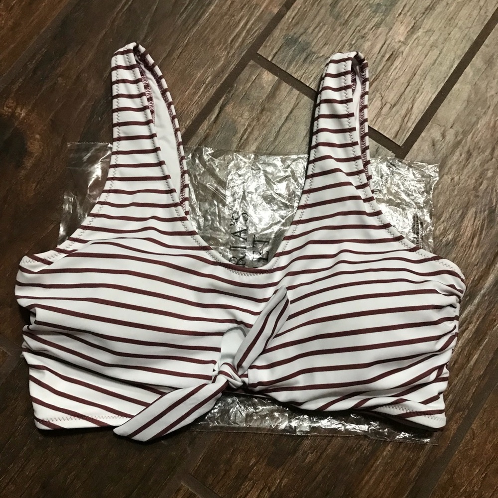 VS ( PINK ) FRONT TIE CROP 💥SOLD NOT FOR SALE💥 - Picture 6 of 8
